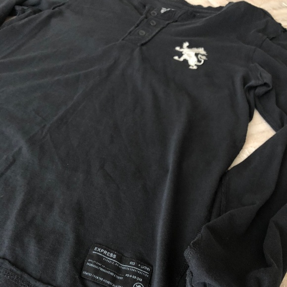 Express Embroidered Henley - Picture 3 of 4